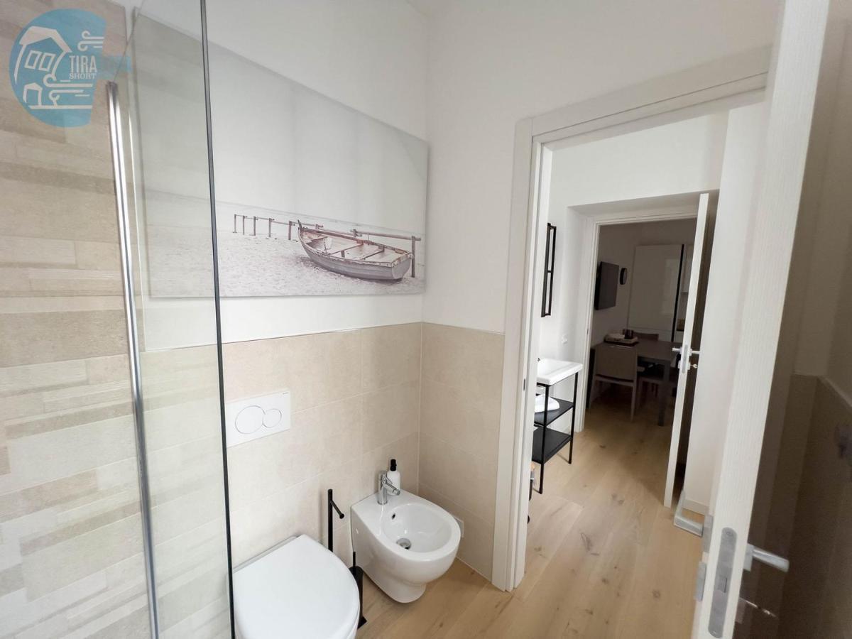 Piazza Della Borsa 3C Tirabora Short Rent Apartment Trieste Bagian luar foto
