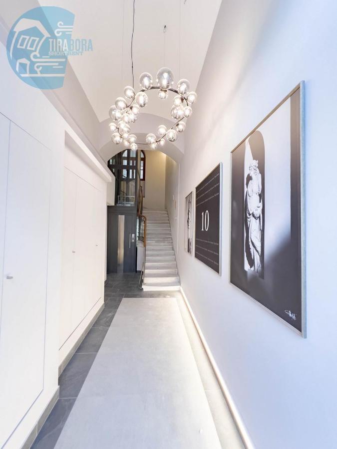 Piazza Della Borsa 3C Tirabora Short Rent Apartment Trieste Bagian luar foto