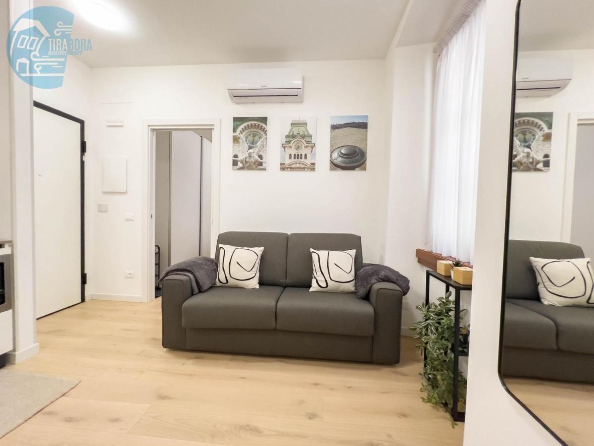 Piazza Della Borsa 3C Tirabora Short Rent Apartment Trieste Bagian luar foto