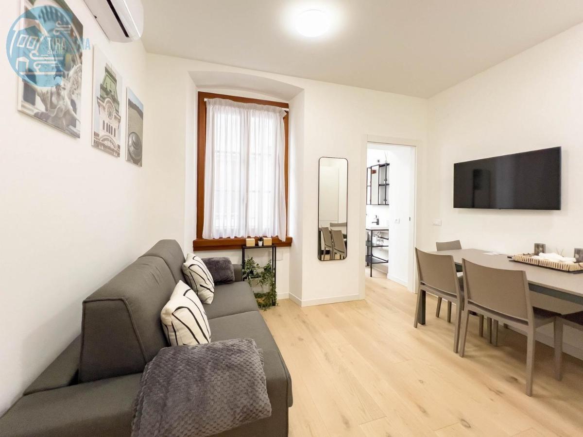 Piazza Della Borsa 3C Tirabora Short Rent Apartment Trieste Bagian luar foto