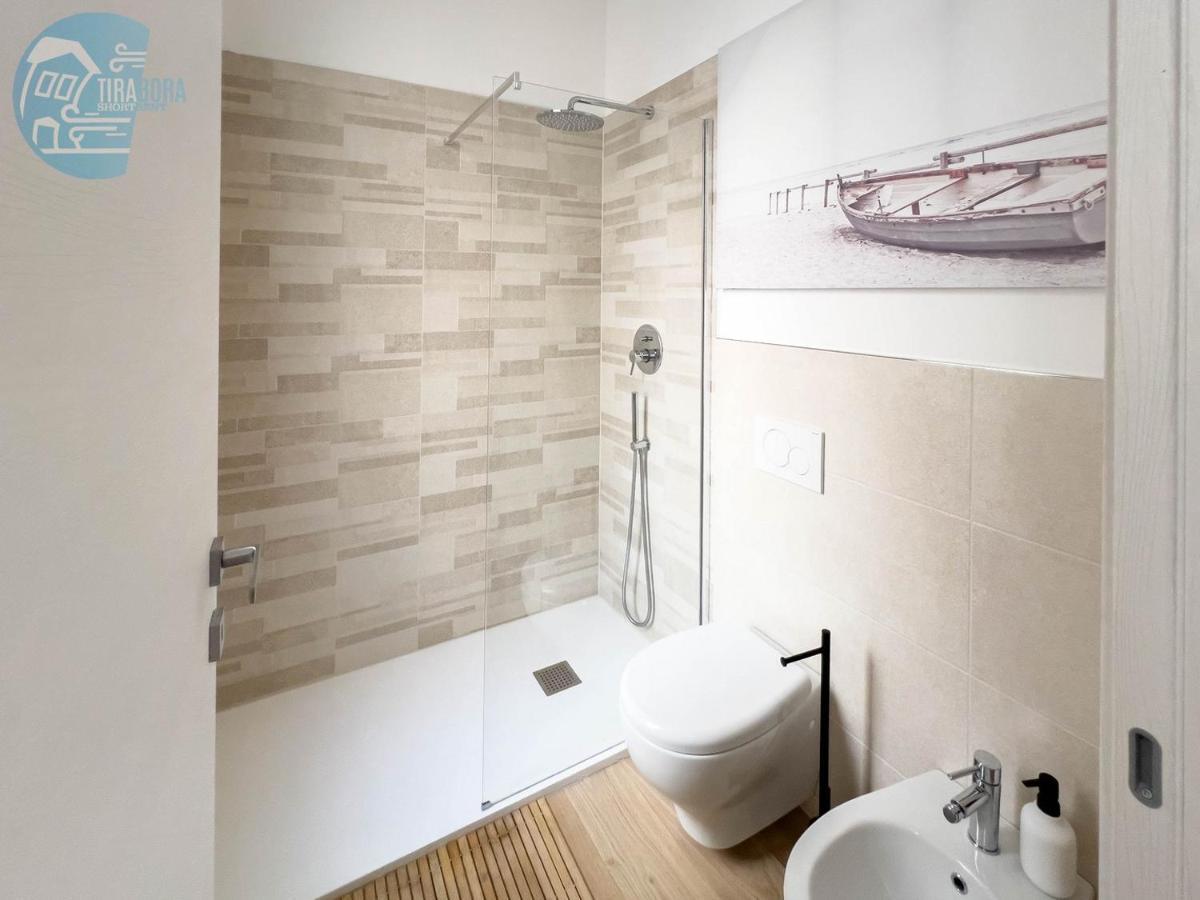 Piazza Della Borsa 3C Tirabora Short Rent Apartment Trieste Bagian luar foto