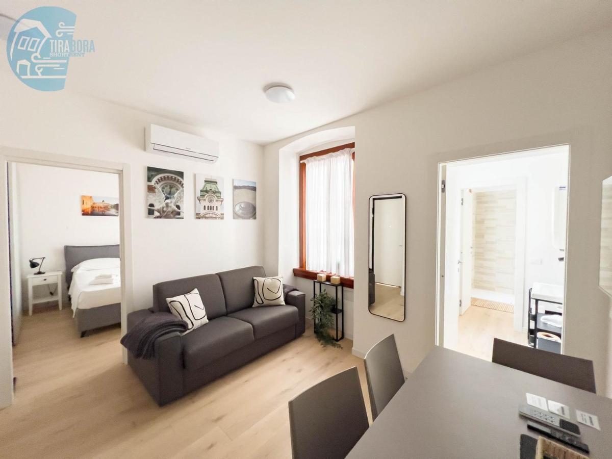 Piazza Della Borsa 3C Tirabora Short Rent Apartment Trieste Bagian luar foto